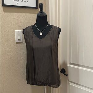 Sleeveless V-Neck Satin Tank Top - Brown